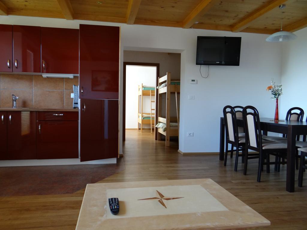 Apartments Trebusak Laze v Tuhinju Екстериор снимка